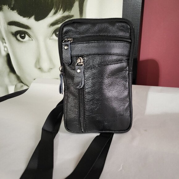 NWT GENUINE LEATHER CROSSBODY PHONE BAG - Picture 3 of 7